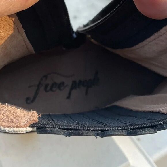 BNIB Free People James Chelsea Boots Off White Side Zip Womens Sz 7 - Picture 6 of 7